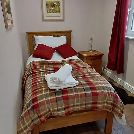 - Sleeps 3 - Garden - Pet Friendly * Ripon